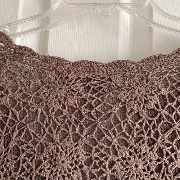 Beautiful Crocheted Look Women’s Sweater/Cardigan - Picture 10 of 15